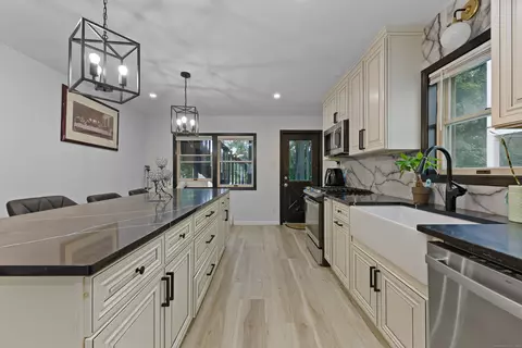 183 Caroline St, Derby, CT 06418