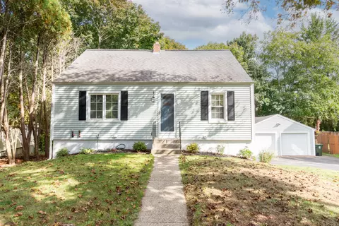 43 Flyers Dr, Norwich, CT 06360