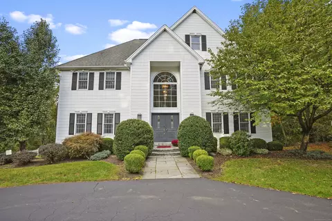 83 Crown View Dr, Monroe, CT 06468