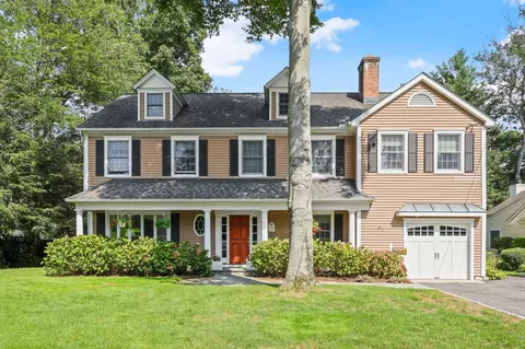 97 Meadowpark Ave N, Stamford, CT 06905