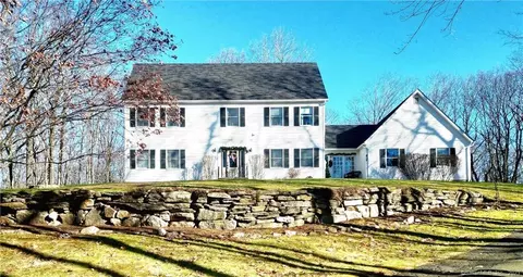 38 Briarwood Rd, Barkhamsted, CT 06063