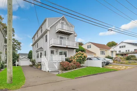 32 Grant St, Milford, CT 06460
