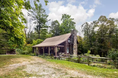 138 E Canaan Rd, North Canaan, CT 06024