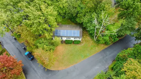 4 Worthington Ln, Berlin, CT 06037
