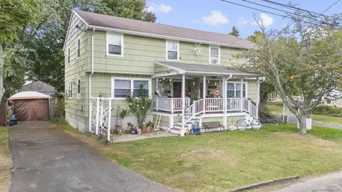 141 Wiklund Ave, Stratford, CT 06614