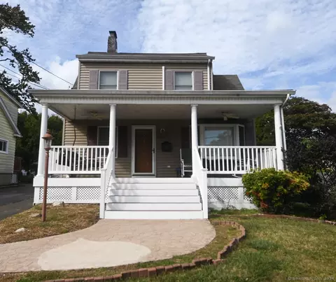 69 Melville St, Stratford, CT 06615