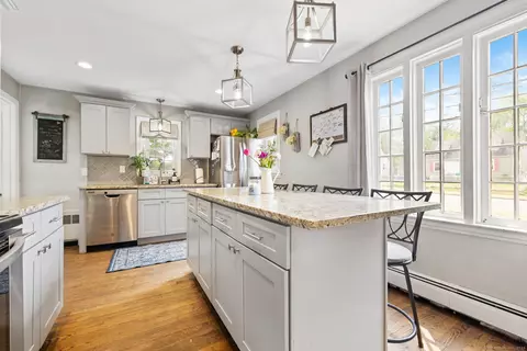496 Brewer St, East Hartford, CT 06118