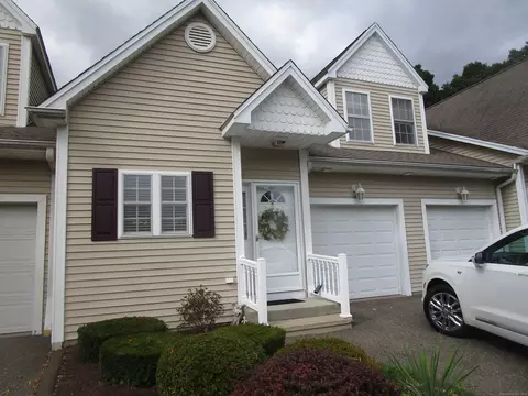 511 Elm St #2-2, North Haven, CT 06473