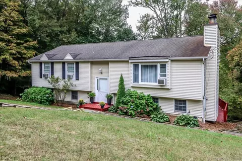 19 Pleasant Hill Rd, Newtown, CT 06470