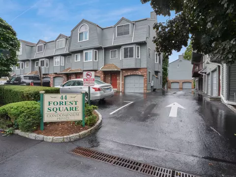 44 Pleasant St #9, Stamford, CT 06901
