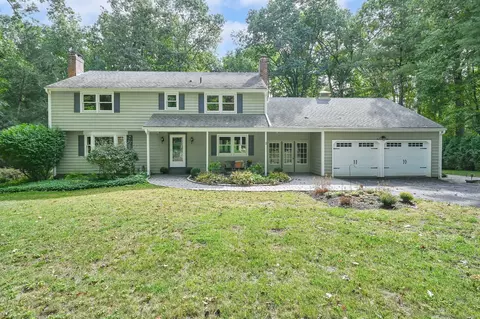 29 Hitchcock Ln, Avon, CT 06001