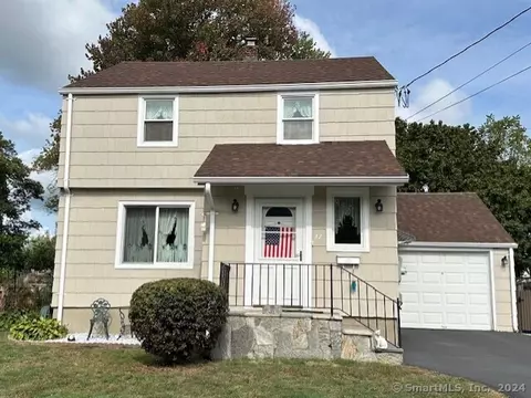 32 Marcroft St, Stratford, CT 06614