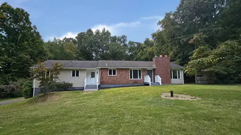 61 George Washington Tpke, Burlington, CT 06013