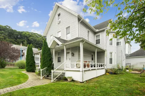 105 Oak St, Naugatuck, CT 06770