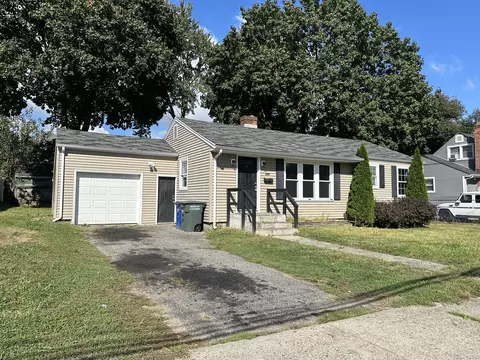690 Fairview Ave, Bridgeport, CT 06606