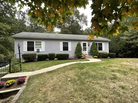 19 Tamarack Cir, Killingly, CT 06241