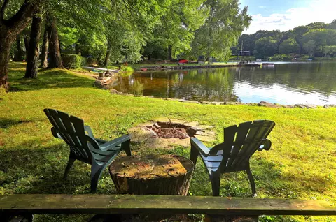 87 Canoe Brook Rd, Trumbull, CT 06611