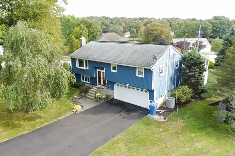 61 Ipswitch Rd, Bristol, CT 06010