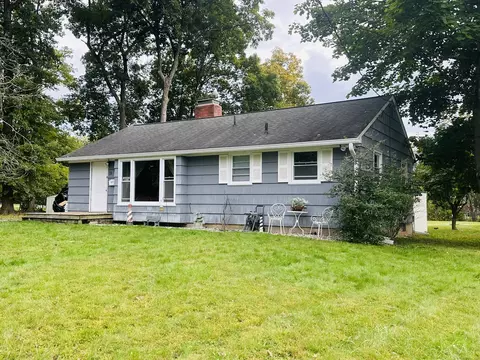 19 Beach Rd, Bloomfield, CT 06002