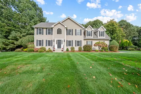 130 Cougar Dr, Manchester, CT 06040