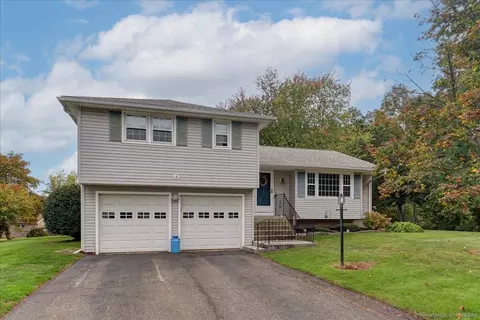 102 Arlington St N, Meriden, CT 06450