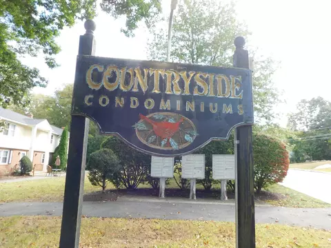 10 Carolina Dr #34, Oakdale, CT 06370