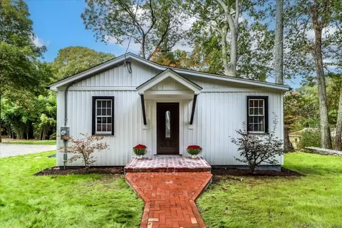 7 Sunset Trl, Monroe, CT 06468