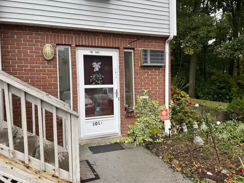925 Oronoke Rd #101J, Waterbury, CT 06708