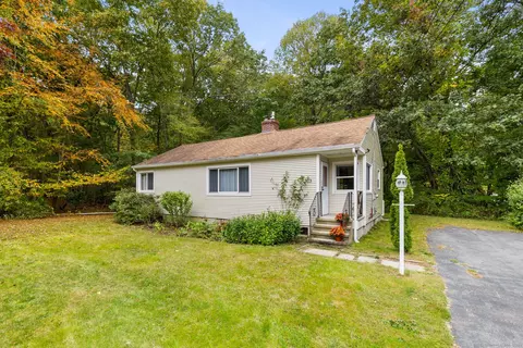 913 Buddington Rd, Groton, CT 06340