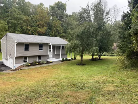 916 Moss Farms Rd, Cheshire, CT 06410