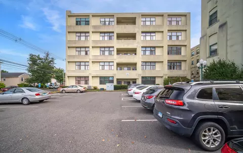 105 Judd Sq #105, Wallingford, CT 06492