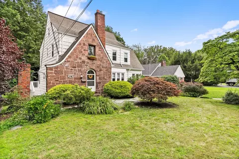 178 N Main St, West Hartford, CT 06107