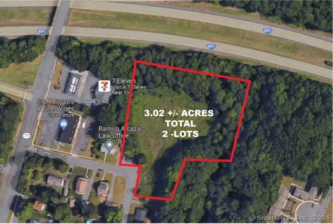 32 Edgewood St, Meriden, CT 06451