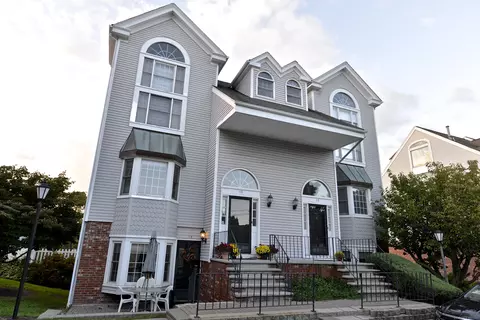 124 Deer Hill Ave #B14, Danbury, CT 06810