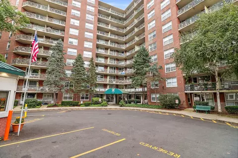 71 Strawberry Hill Ave #302, Stamford, CT 06902