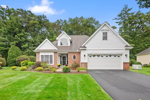 37 Worthington Dr #37, Farmington, CT 06032