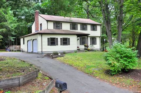 52 Stage Coach Rd, Windsor, CT 06095