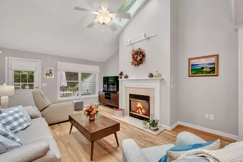 913 Sweetheart Path #913, Southington, CT 06489