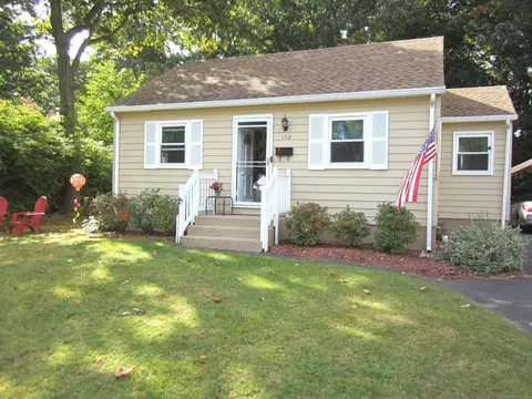 112 Deepwood Dr, Manchester, CT 06040