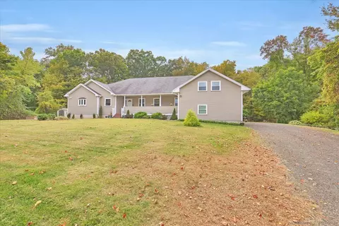 135 Training Hill Rd, Middletown, CT 06457