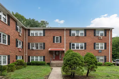 56 Colebrook Ct #E, Branford, CT 06405