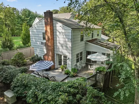 30 Park Ln, Westport, CT 06880