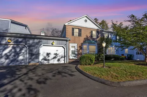 204 Jamestown Rd #204, Stratford, CT 06614
