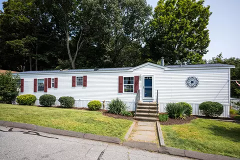 66 Mountainview Rd, East Hampton, CT 06424