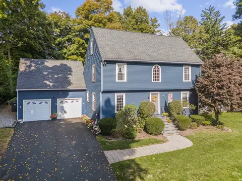374 N Brooksvale Rd, Cheshire, CT 06410