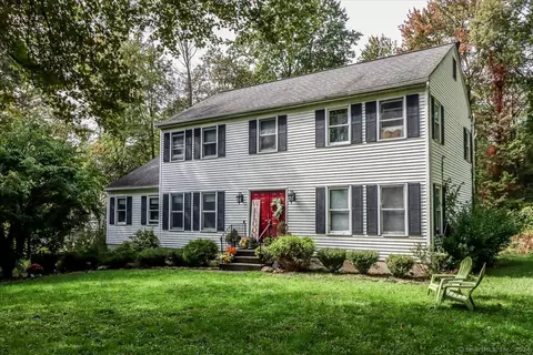 25 Cambridge Cir, New Milford, CT 06776