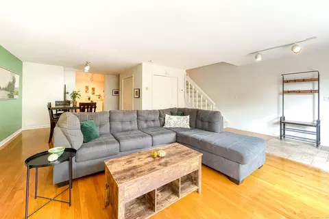 201 College St #11, Middletown, CT 06457