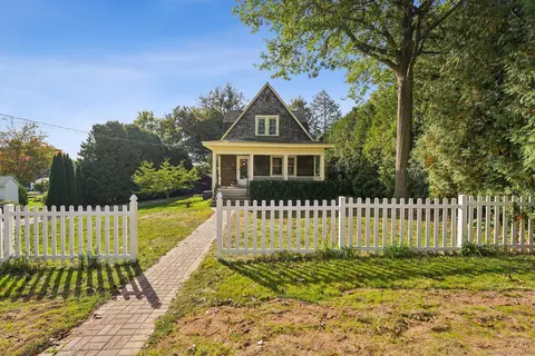 32 Edgerly St, Berlin, CT 06037