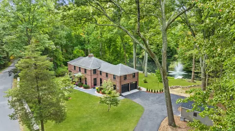 126 Cedarwood Rd, Stamford, CT 06903