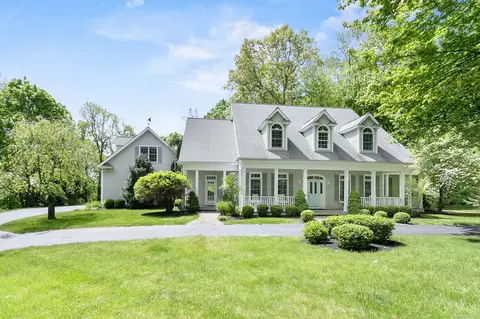 615 Hoydens Hill Rd, Fairfield, CT 06824